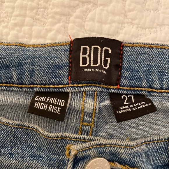 BDG High-Waisted Longline Girlfriend Jean – Medium Wash - Picture 3 of 5